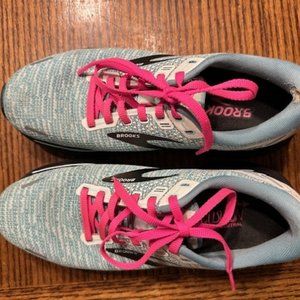 Brooks Ghost 14, Size 8, Turquoise/white in color